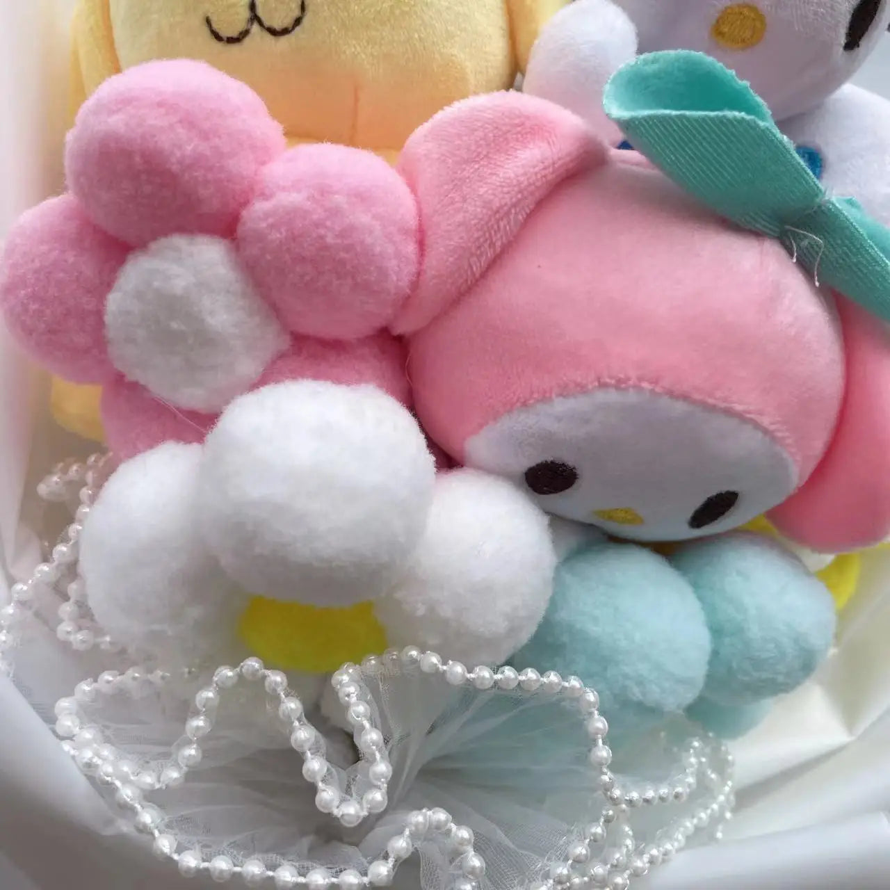 Sanrio Plush Pendant Bouquet – My Melody, Kuromi, Cinnamoroll (35cm)