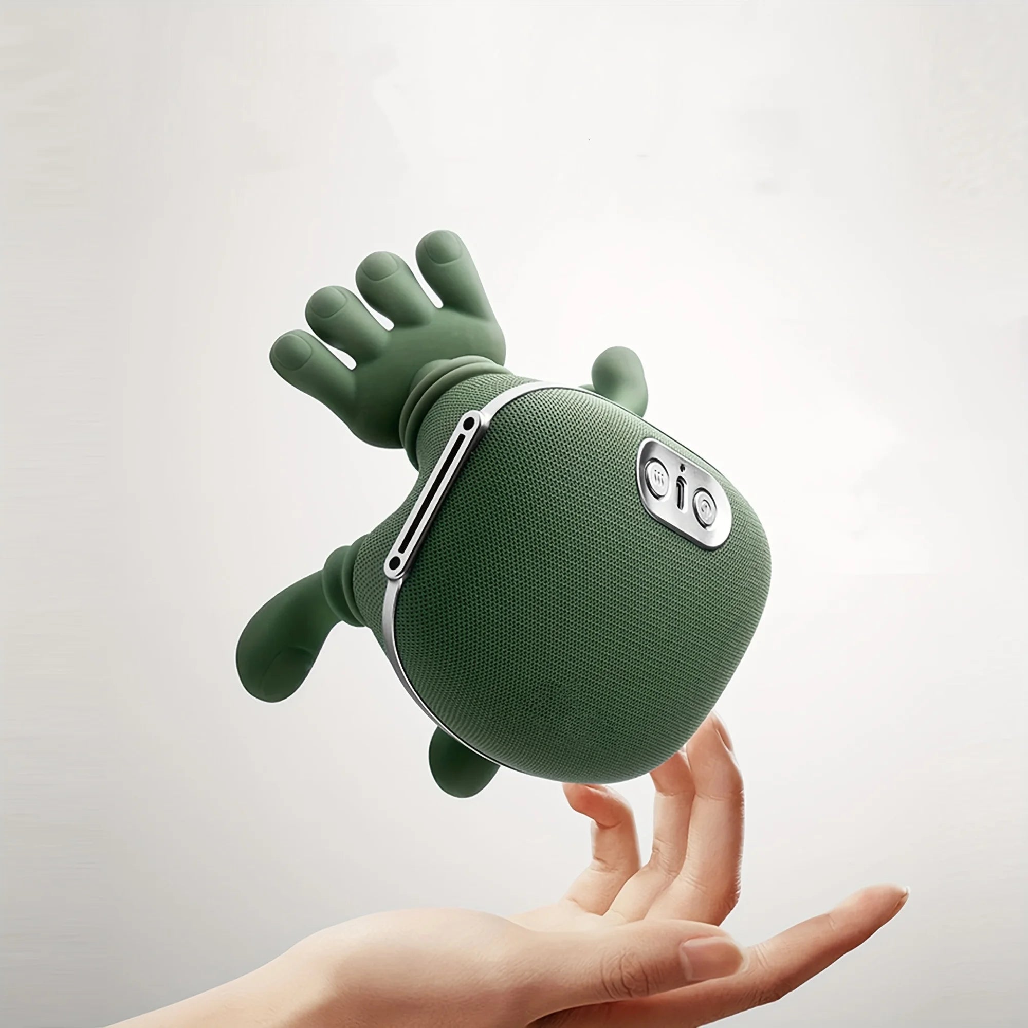 Intelligent Neck and Shoulder Massager – Automatic Kneading Massage with USB Power Supply for Relaxation & Comfort